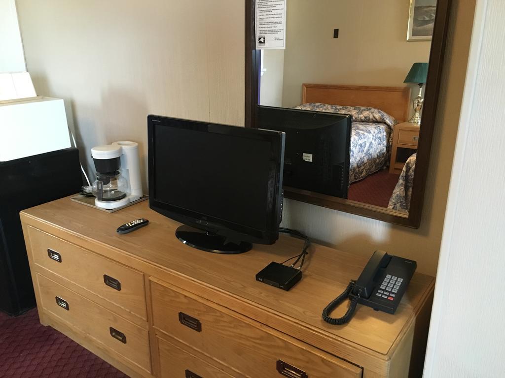 ميدلاند Shamrock Motel المظهر الخارجي الصورة