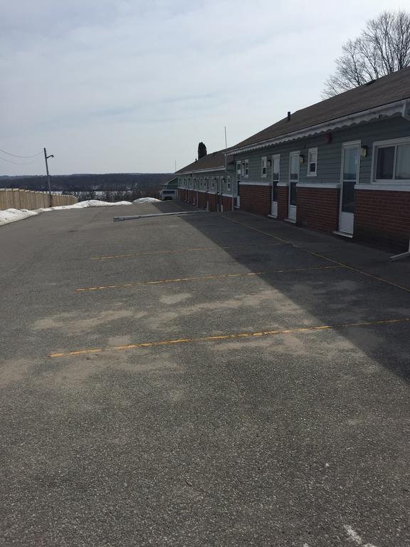 ميدلاند Shamrock Motel المظهر الخارجي الصورة