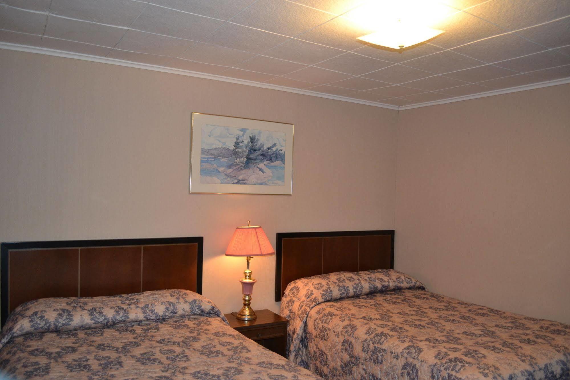 ميدلاند Shamrock Motel المظهر الخارجي الصورة